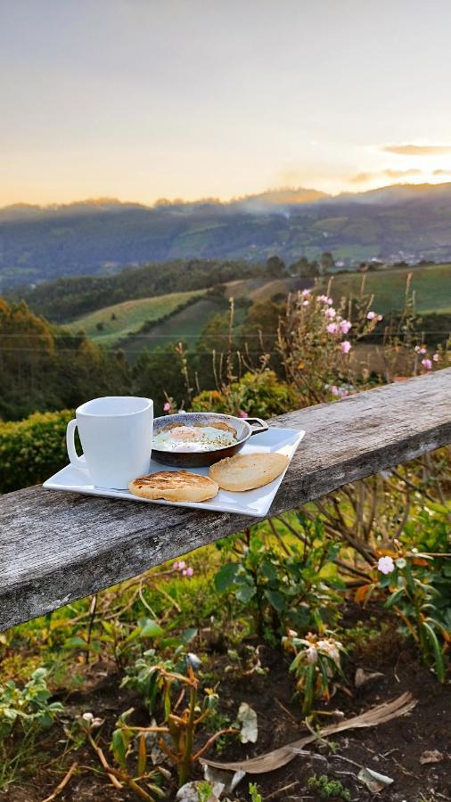 Campos De Elohim Holiday home Zipacon